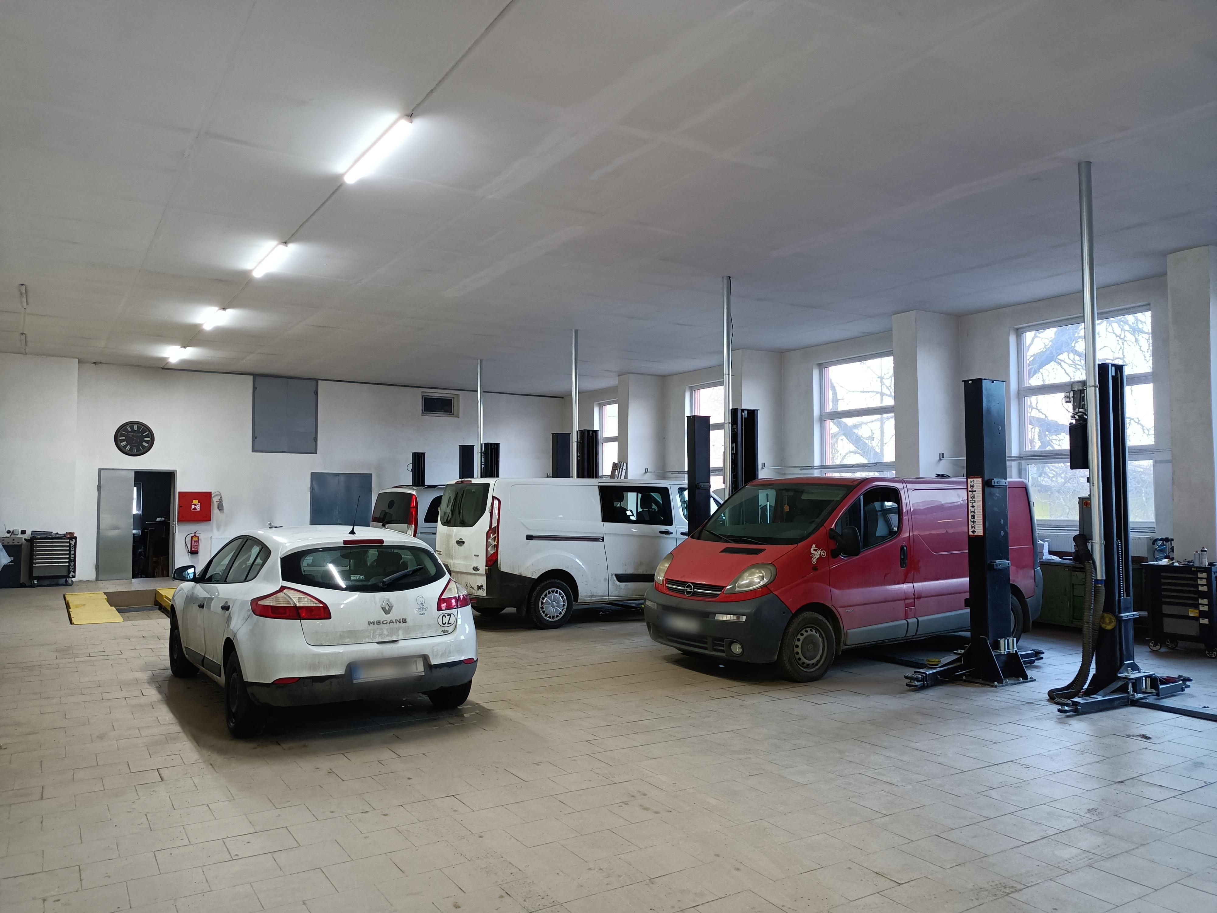 Autoservis - pneuservis - autodíly Andrle foto 6