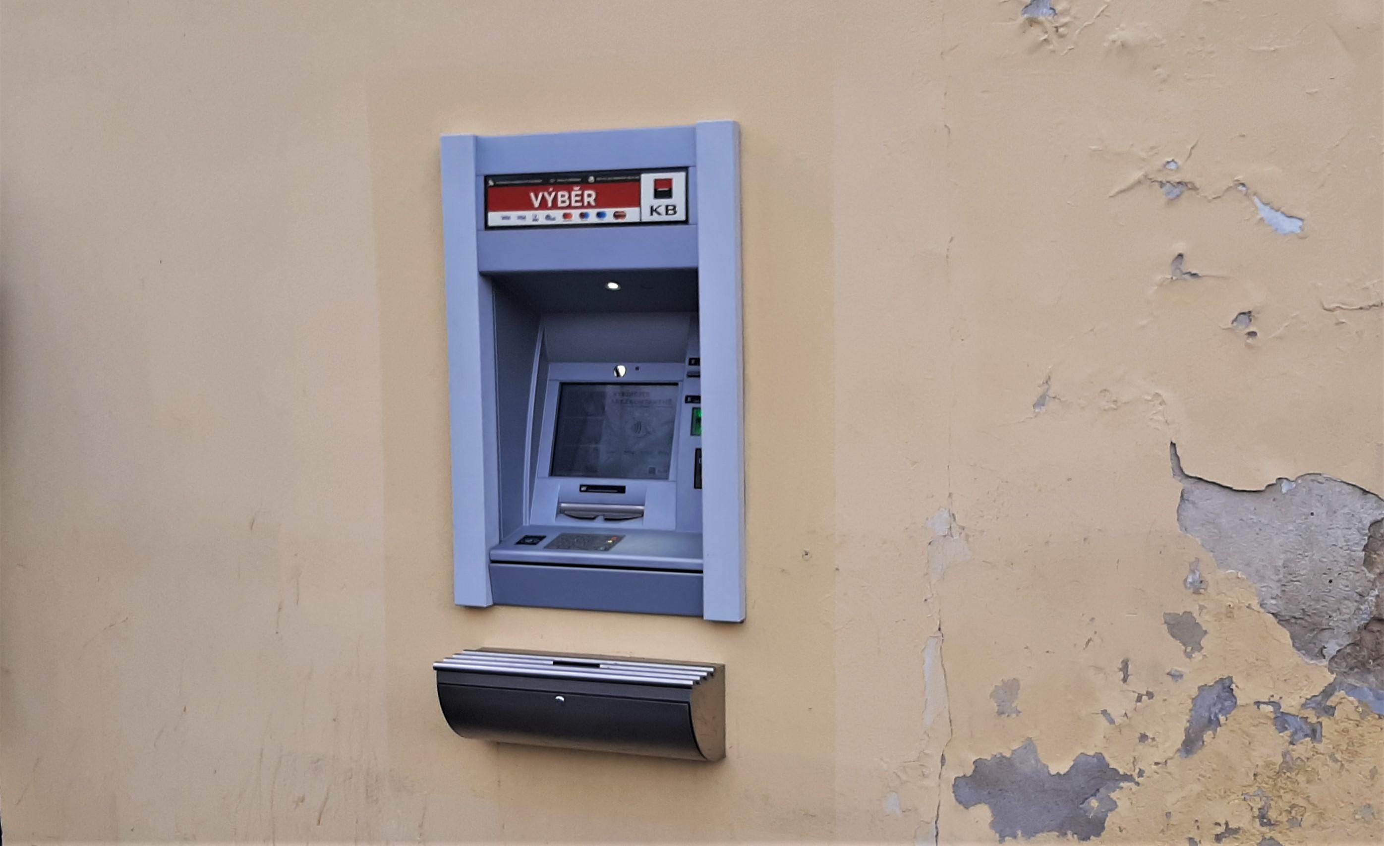 Bankomat Komerční banky foto 2