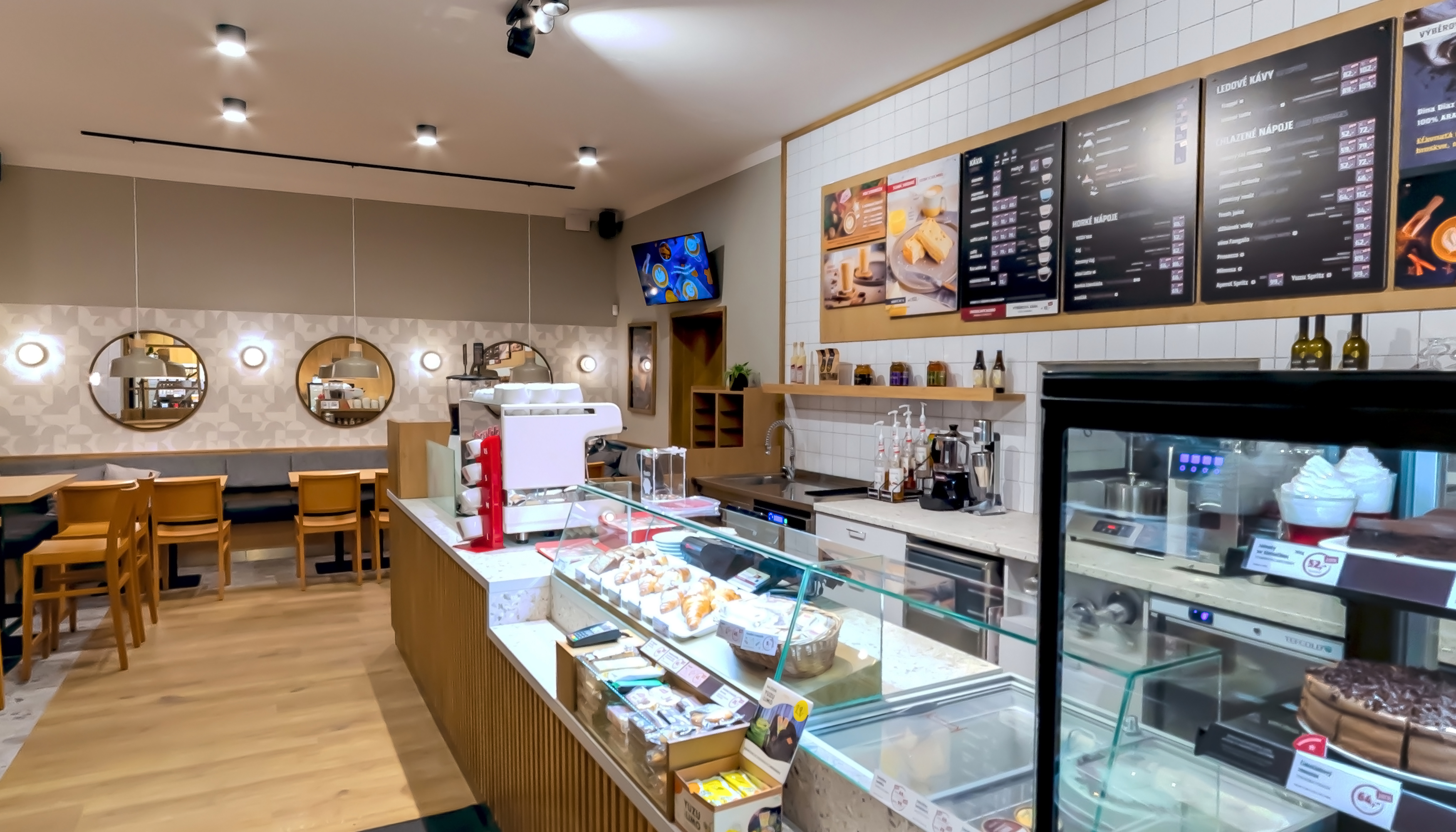 CrossCafe Papírnická foto 3