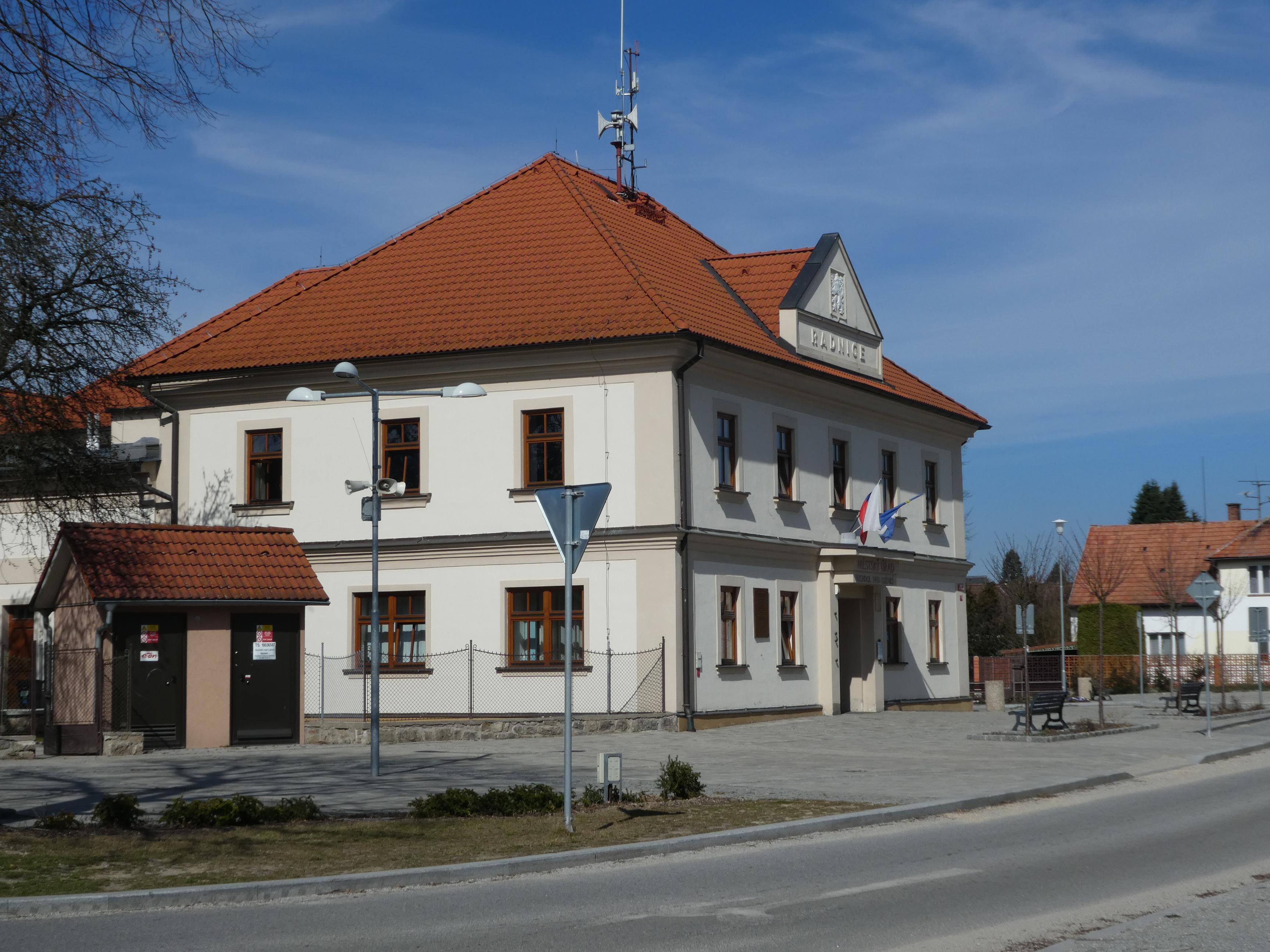 Suchdol nad Lužnicí - městský úřad foto 3