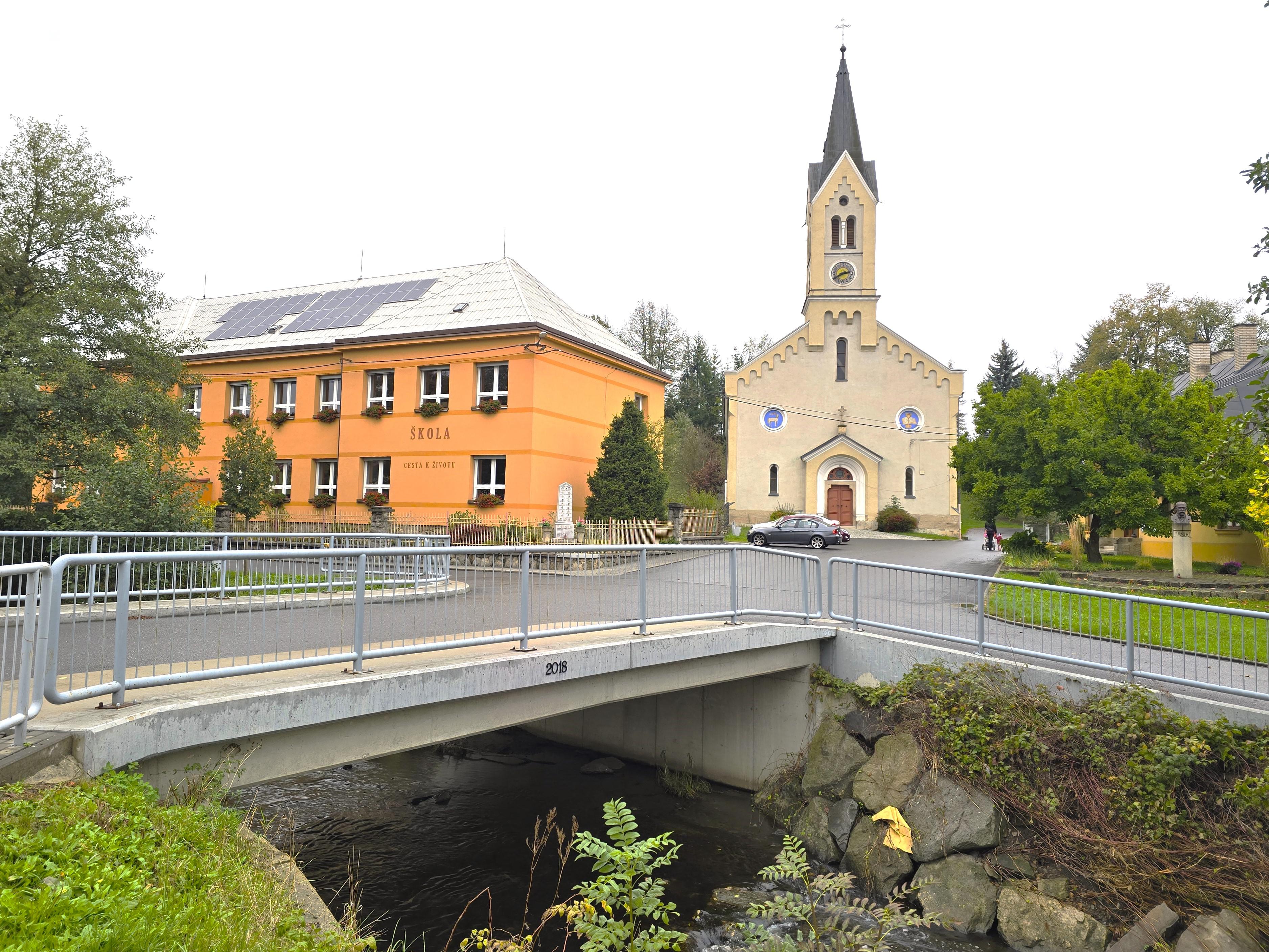 Základní škola Ratiboř foto 2