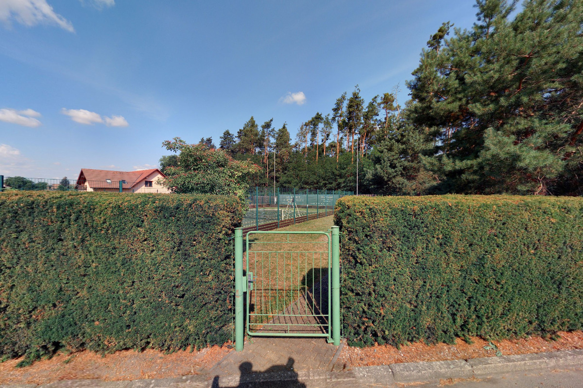 Tenisový kurt Čeperka foto 3
