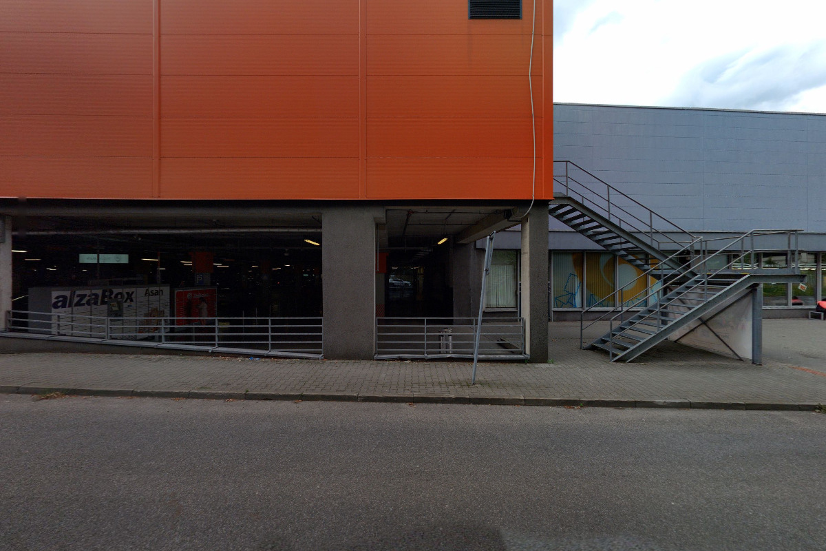 iWant Apple Premium Partner foto 2