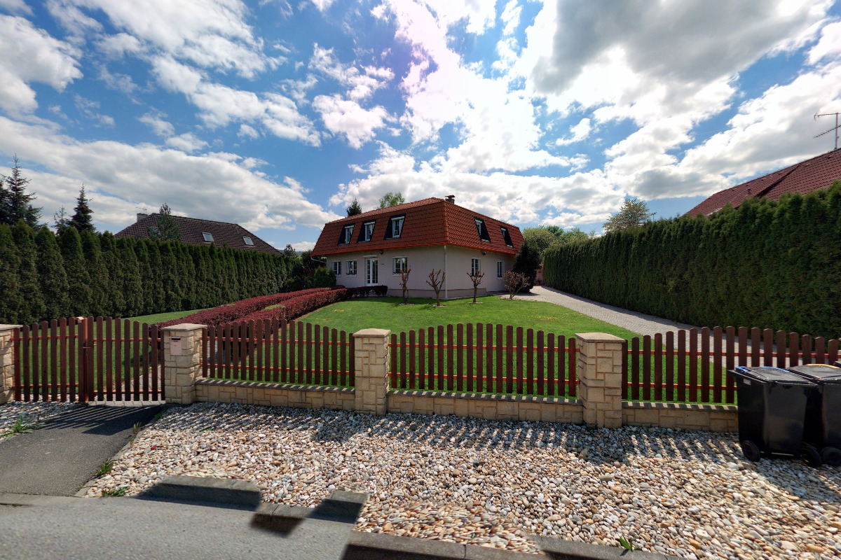 UHER COMPANY, s.r.o.