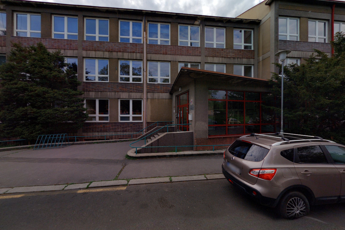 Střední uměleckoprůmyslová škola Karlovy Vary foto 3