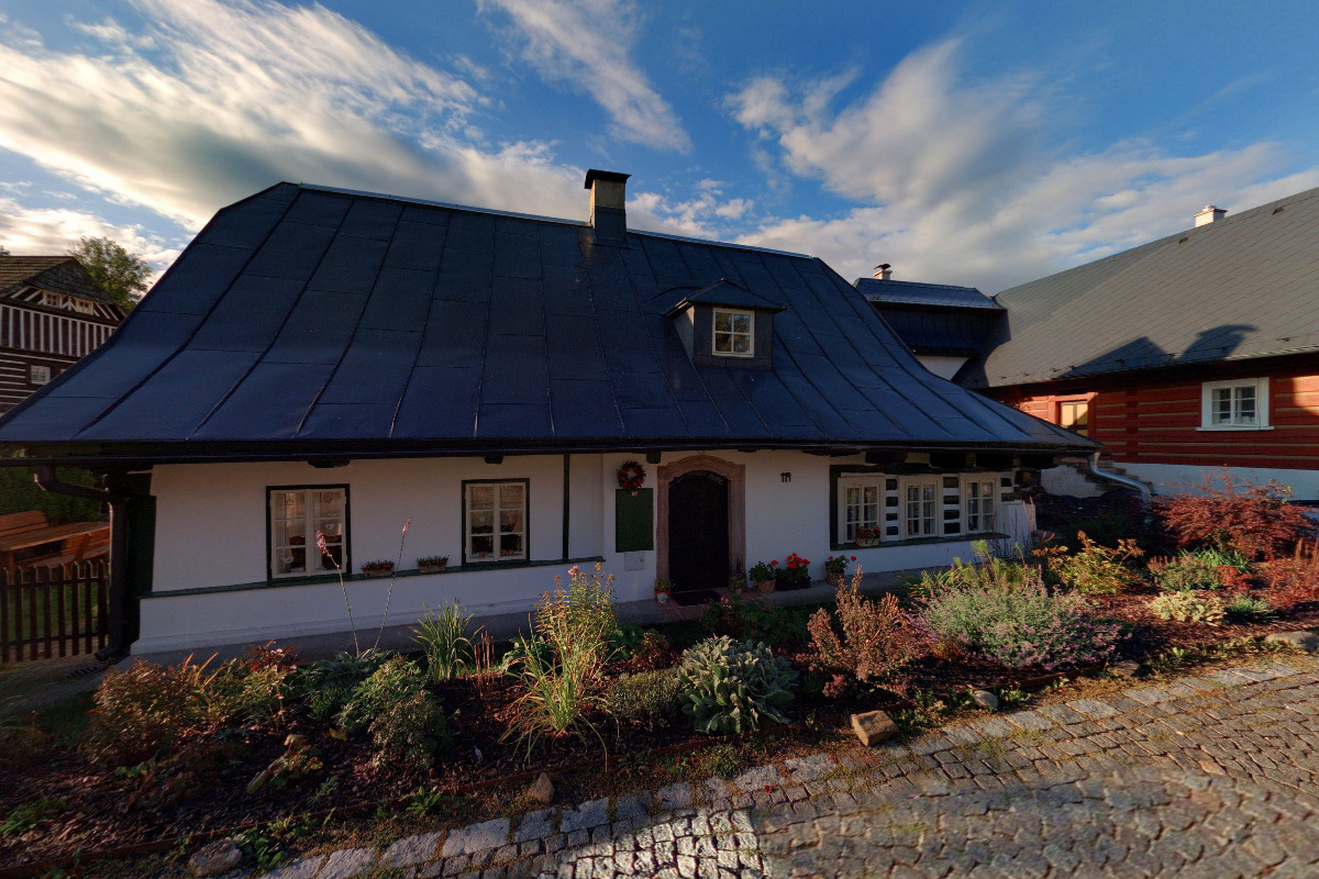 Roubenka u hrochů foto 2