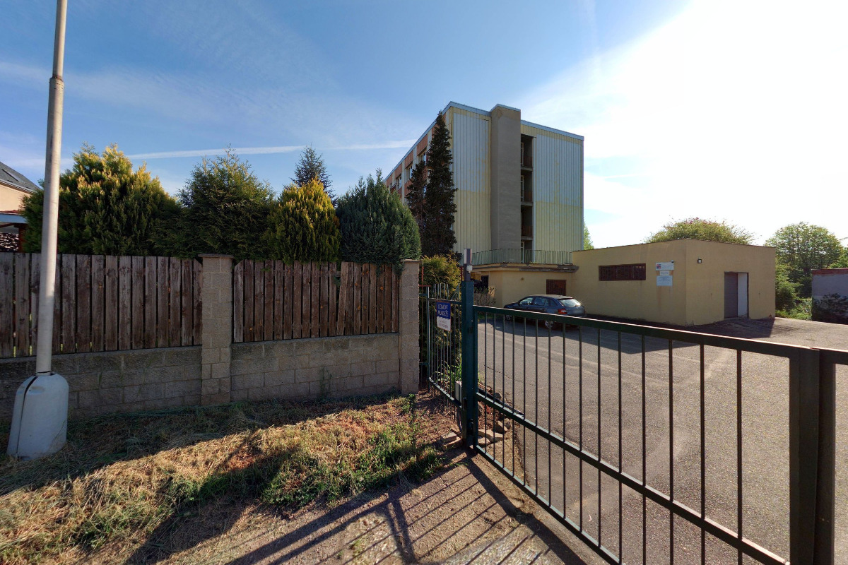 Domov mládeže VOŠZ a SŠZ