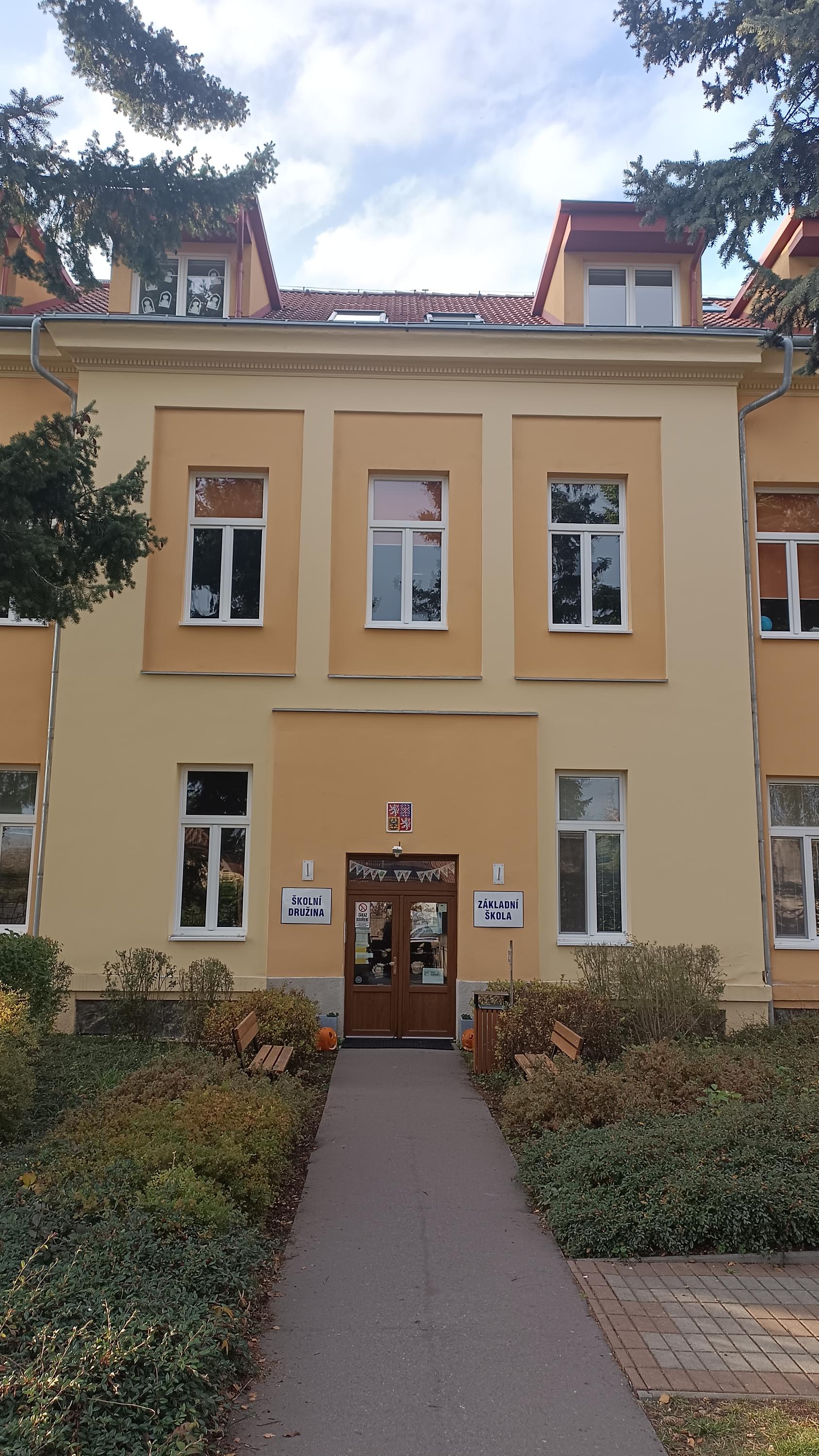 Svazková Základní škola Tursko - Holubice foto 3