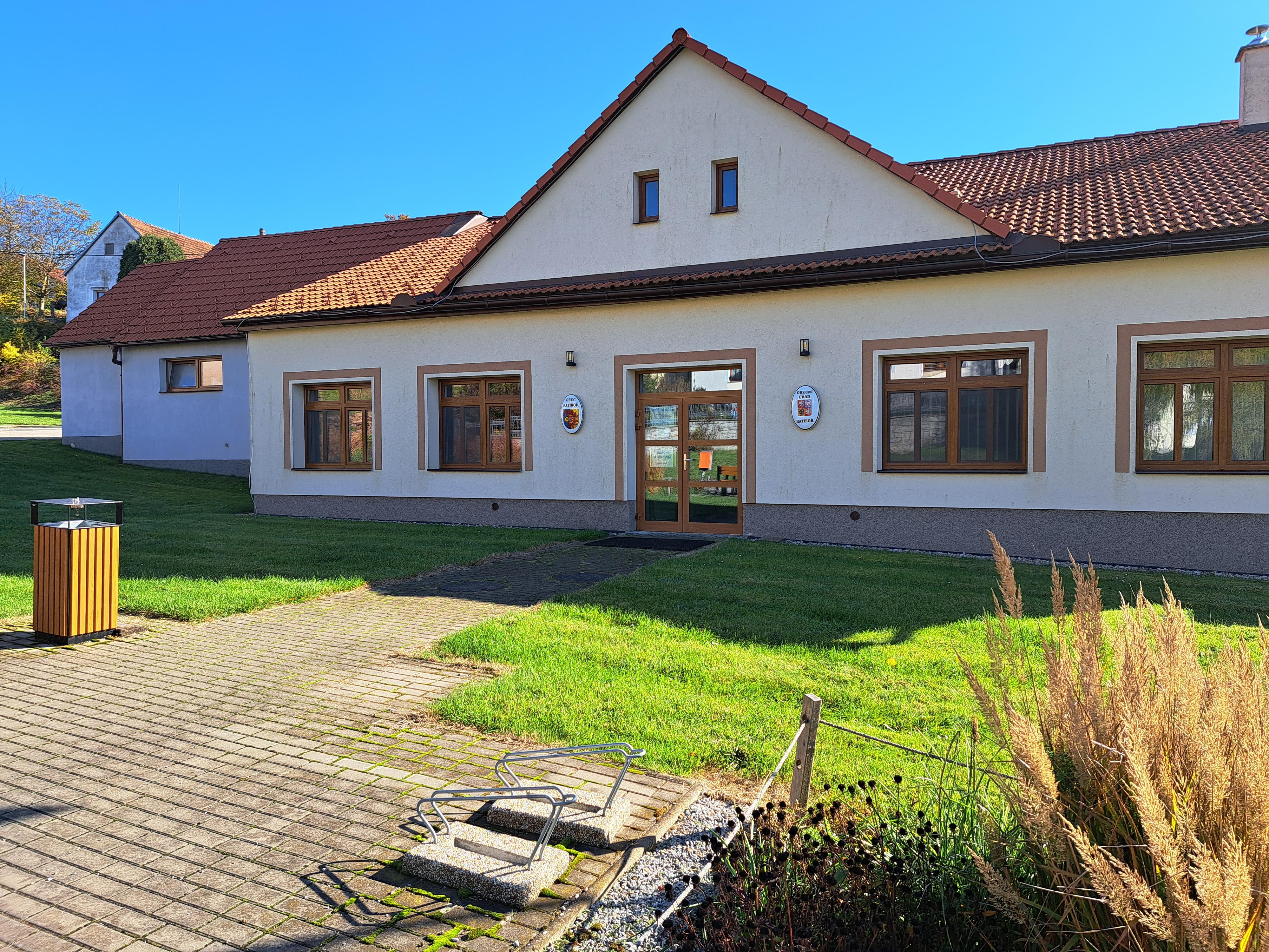 Ratiboř - obecní úřad foto 2