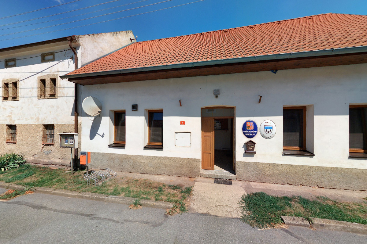 Neprobylice - obecní úřad foto 4