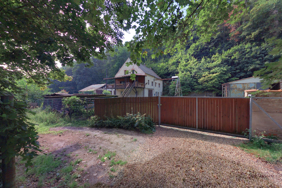 HULVÁT A HOLOMEK CZ, s.r.o.