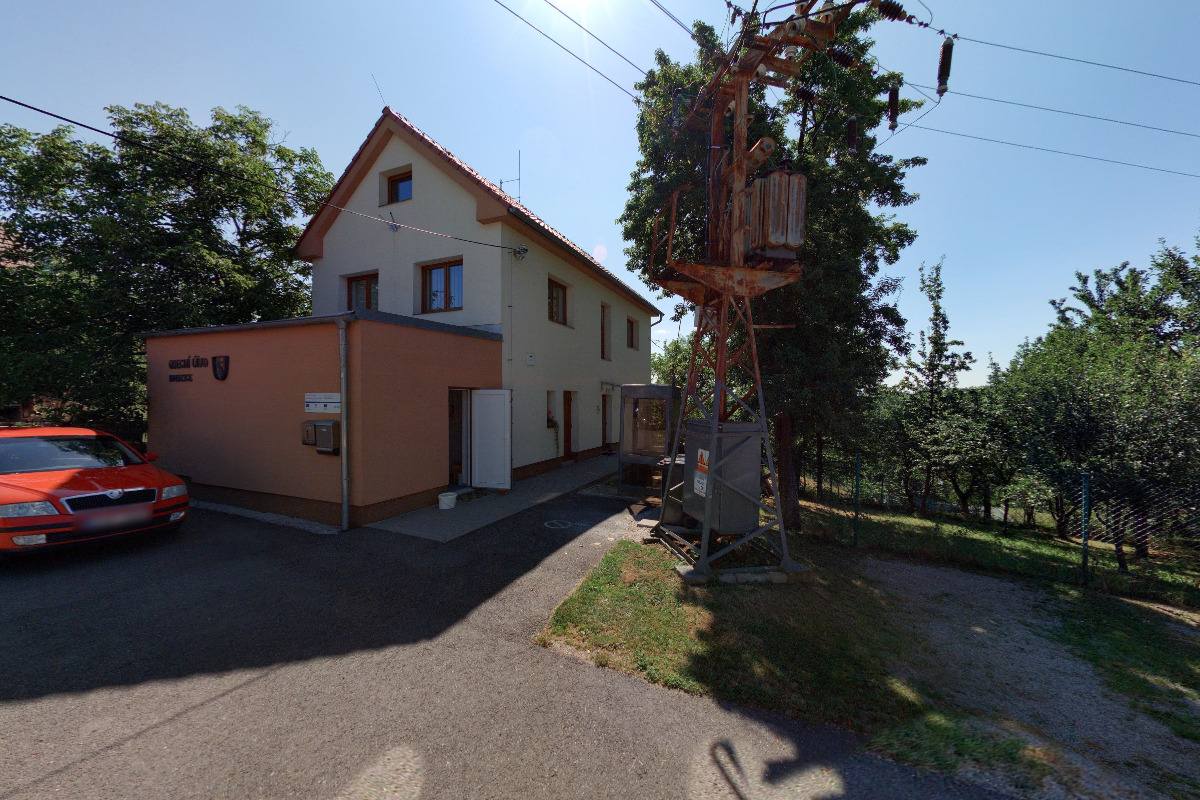 Haluzice - obecní úřad foto 2