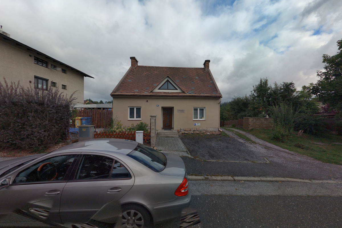 1. Krkonošská realitní a komerční agentura v Jilemnici foto 2