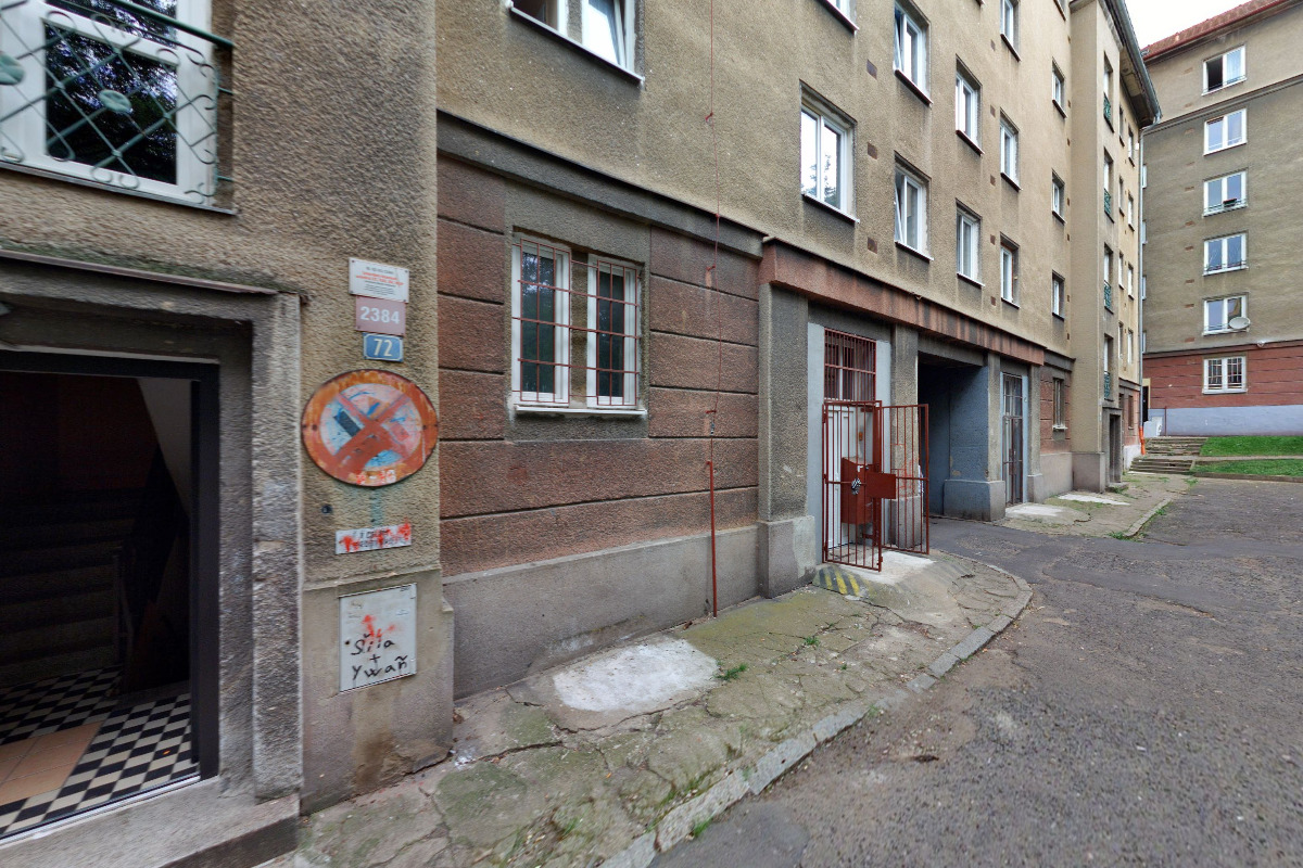 Rodinná včelí farma