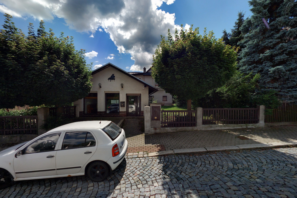 Vítězslav Řípa - opravy klavírů foto 2