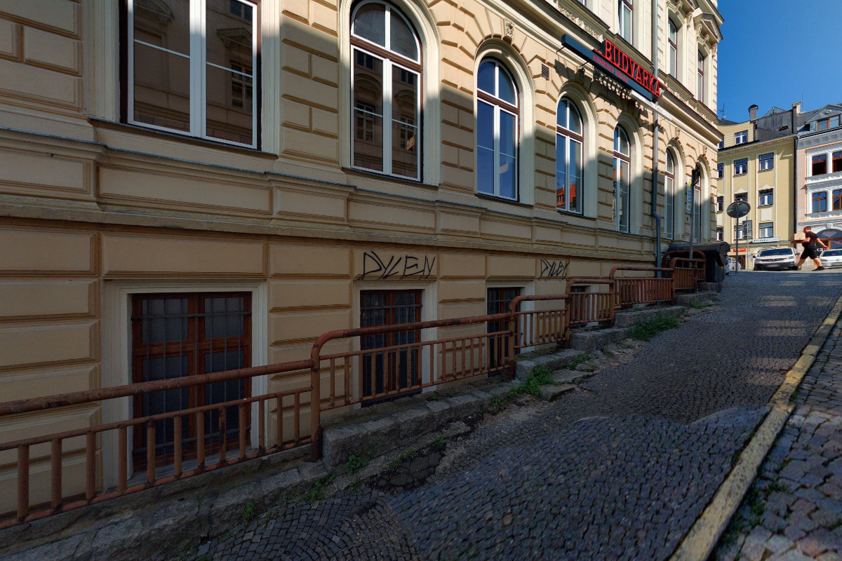 Pivní kulečníková základna