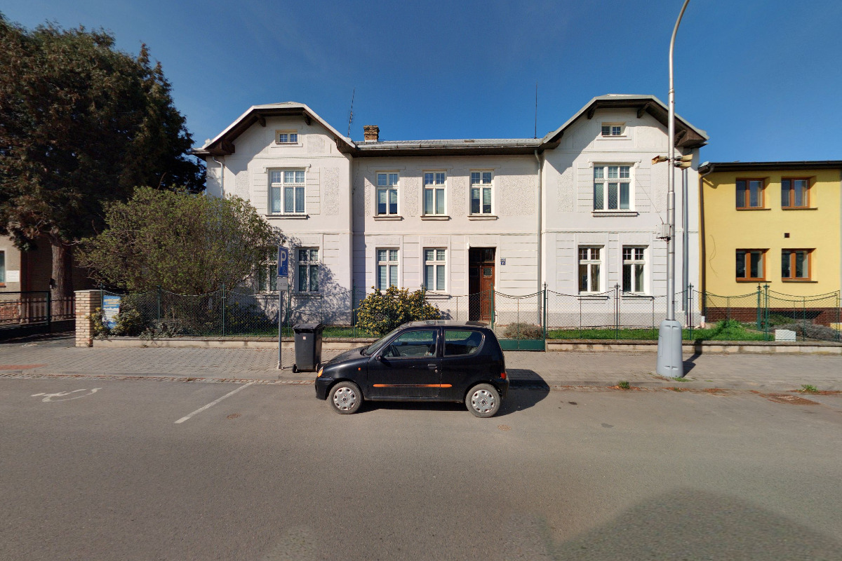 Univax - ruční mytí vozidel