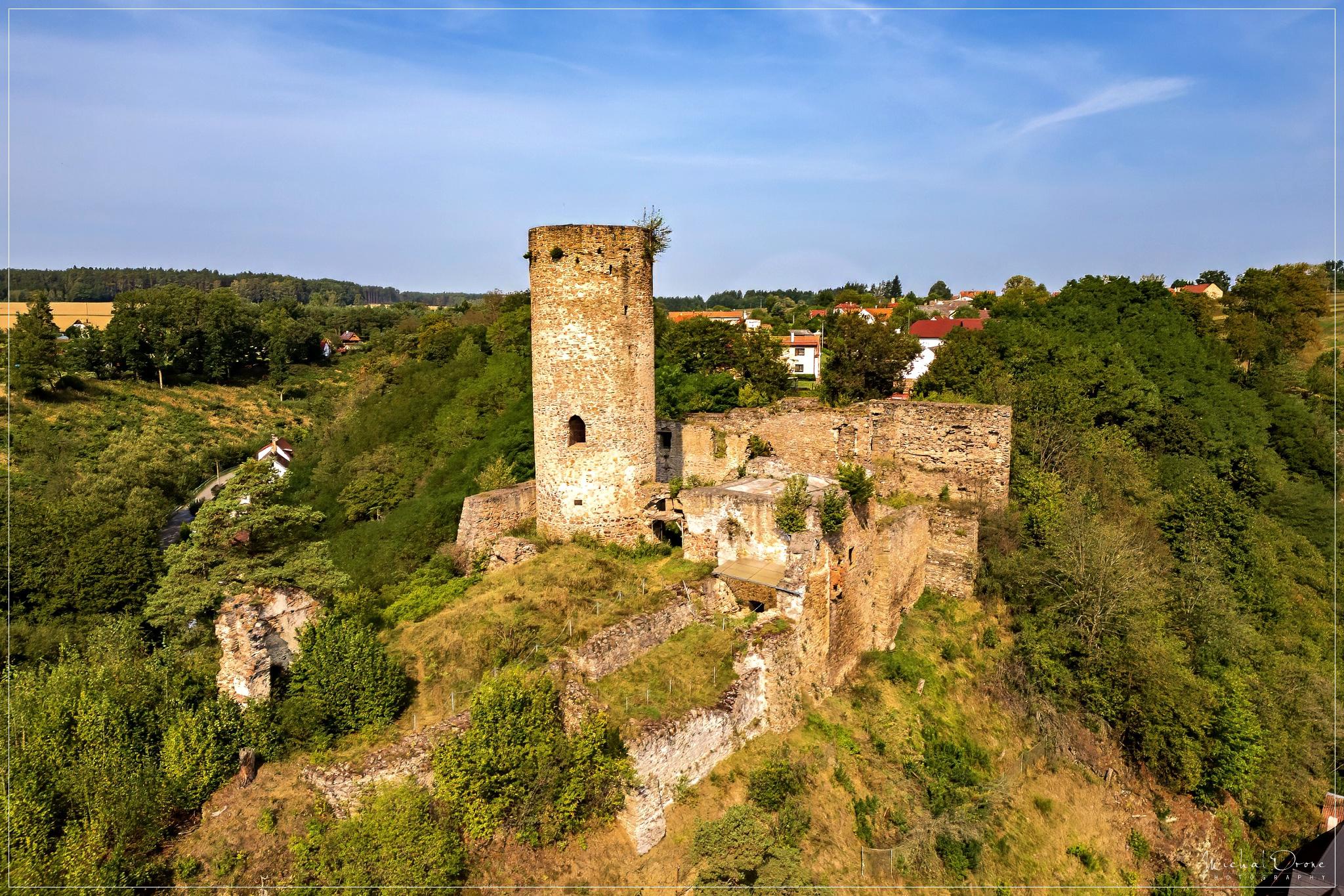 Zřícenina hradu Dobronice u Bechyně foto 4