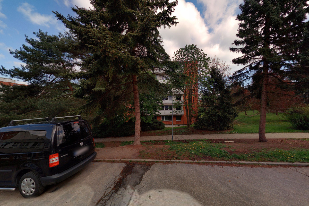 Bc. Josef Surovík-odborné ladeni a opravy pianin, klavírů a harmonií.