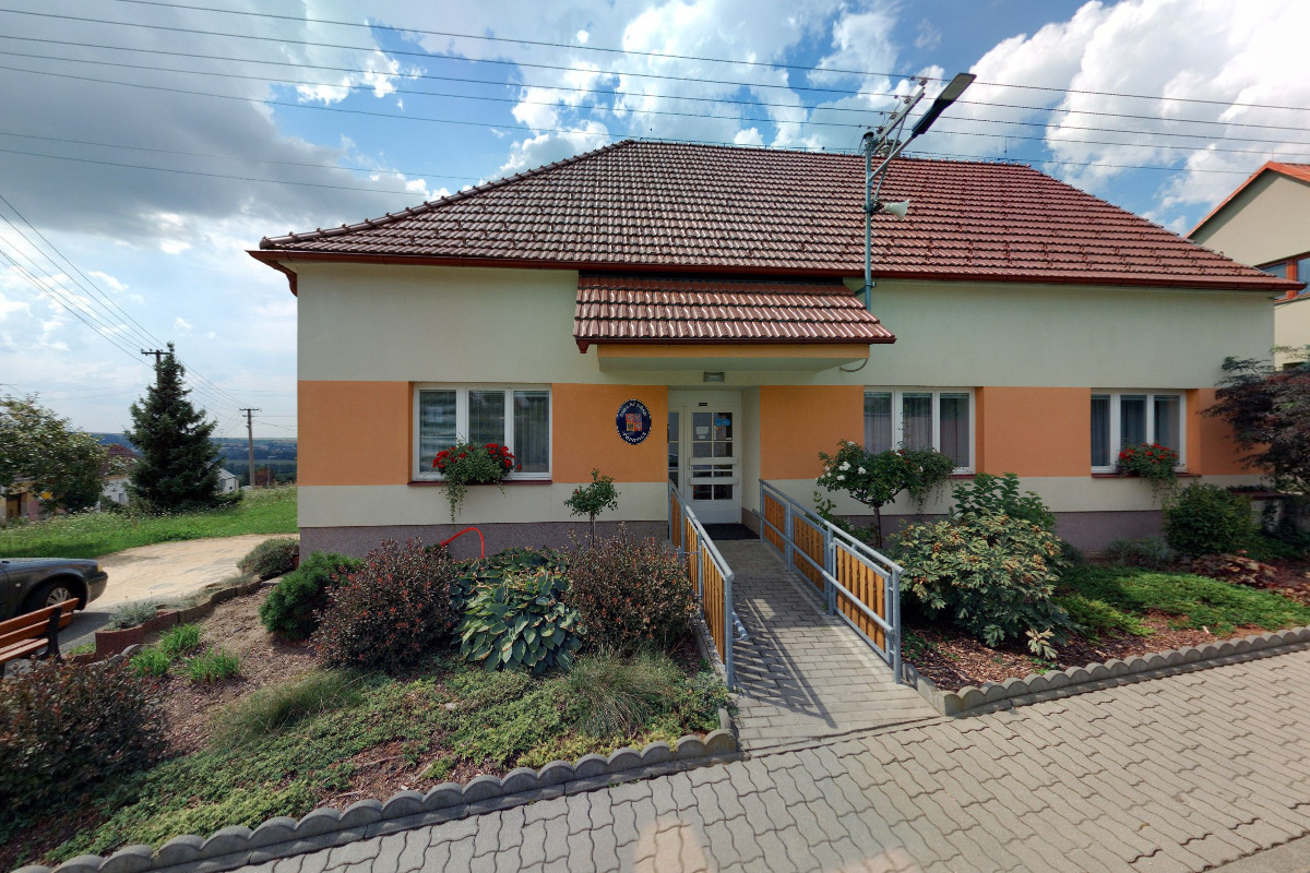 Popovice - obecní úřad foto 2