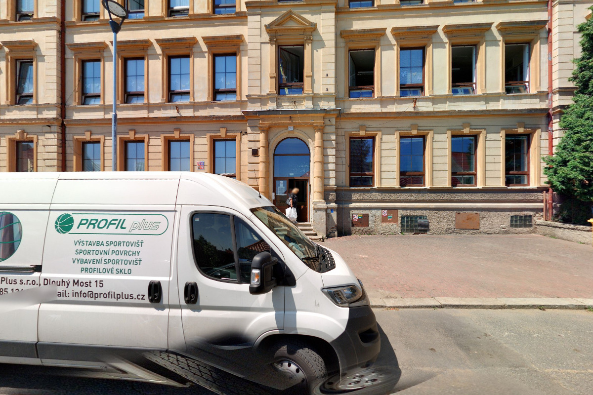 Základní škola Hrob, okres Teplice foto 3