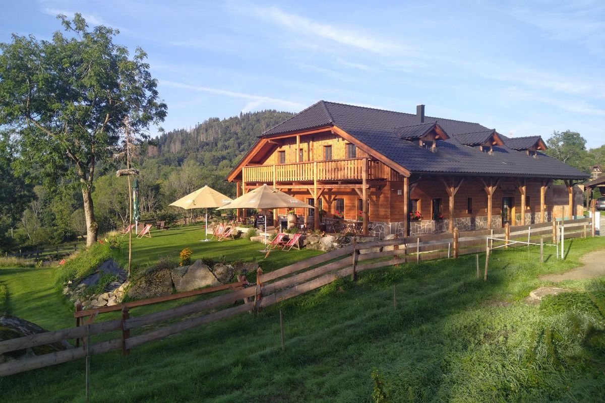 Restaurace Bizoní Farma Restaurace Farma Žleby (Stožec, České Žleby) • Firmy.cz