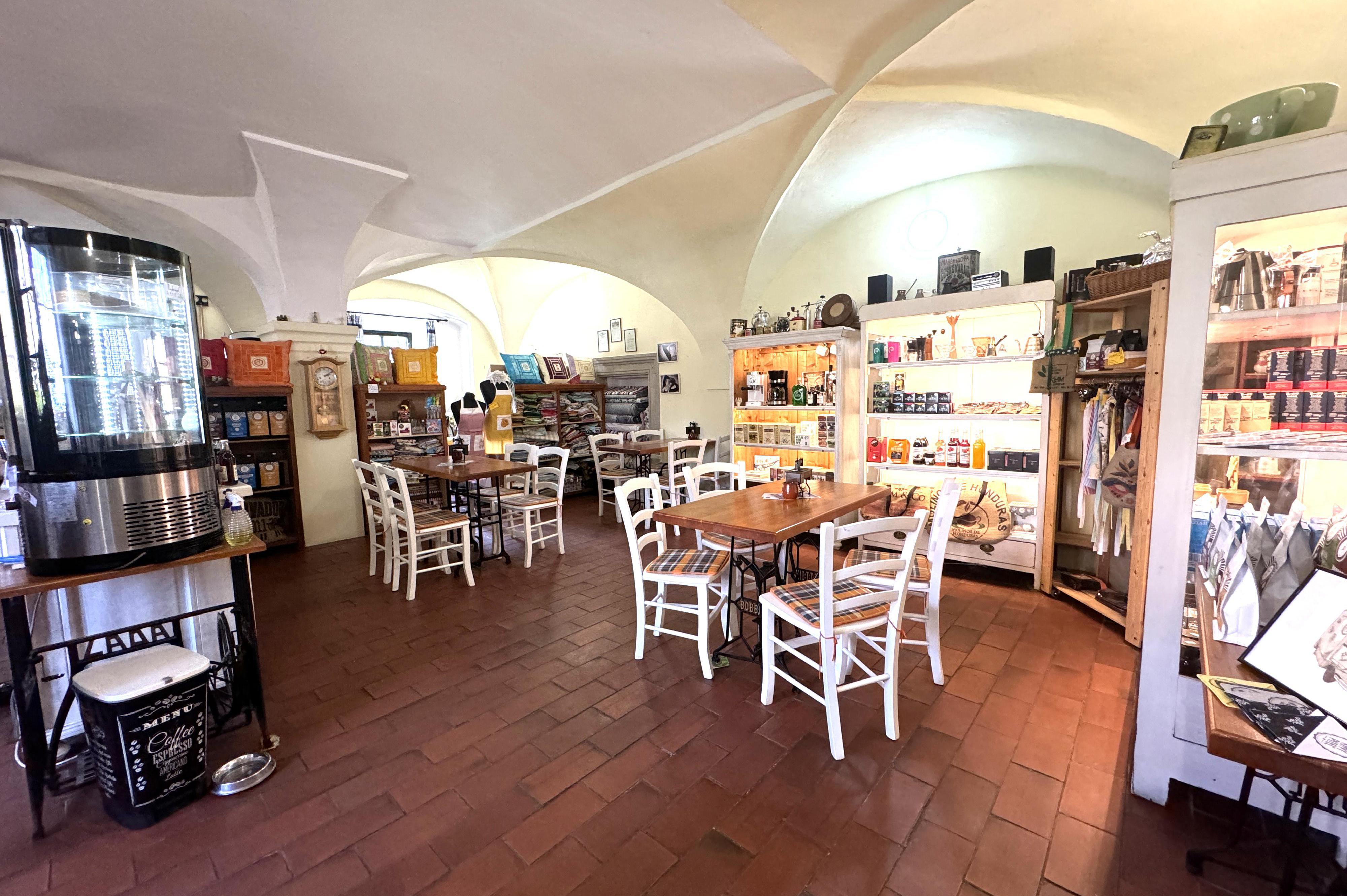 Kávy pitel - pražírna kávy, kavárna a obchůdek U Michaela