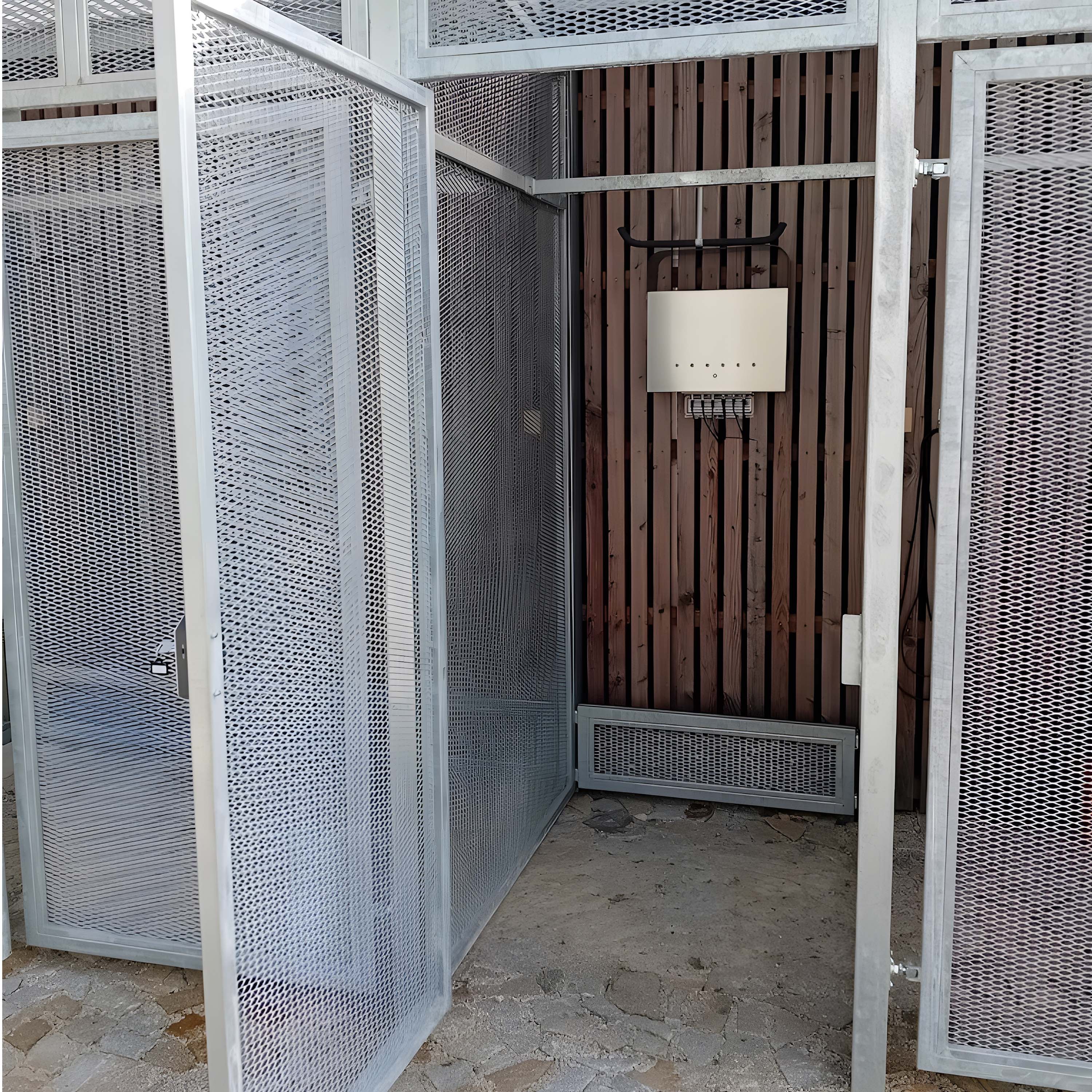 Nabíjecí stanice Dům přírody Českého krasu foto 2