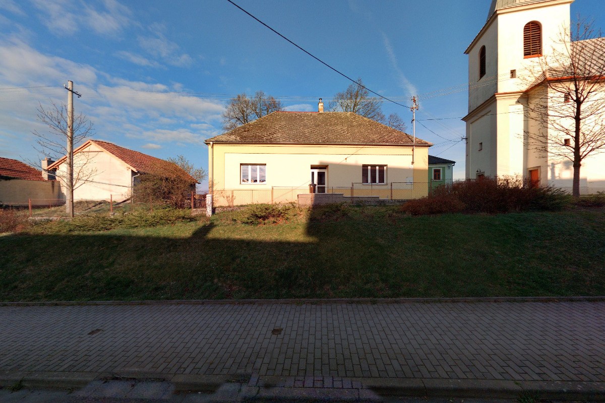 Římskokatolická farnost Roštín