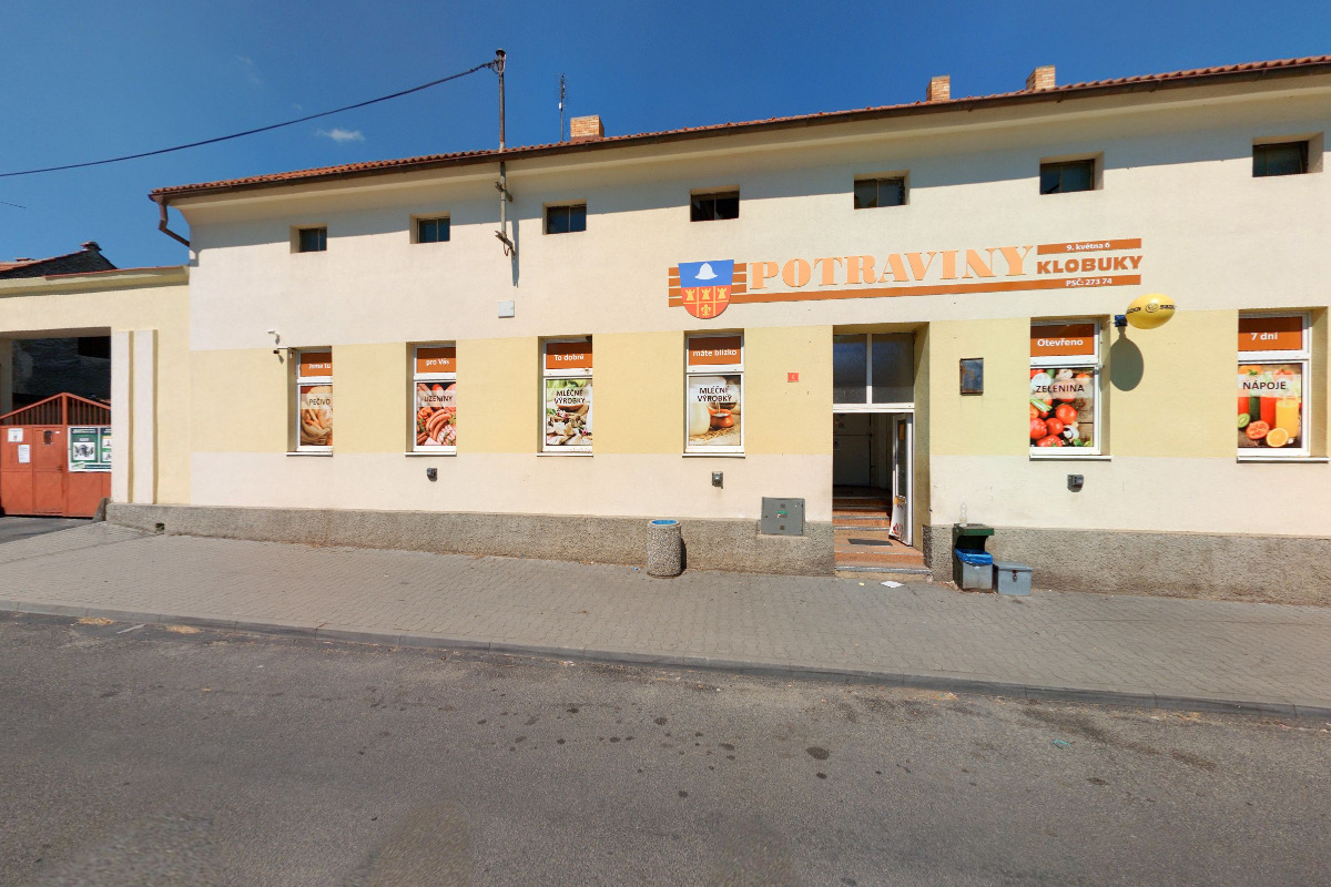 Potraviny 9. května 6, Klobuky foto 4