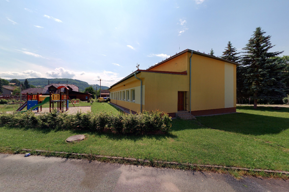 Lužná - obecní úřad foto 2