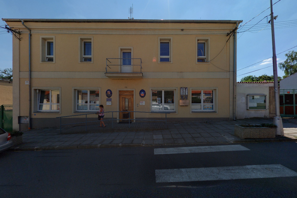 Obecní knihovna Klobuky foto 2