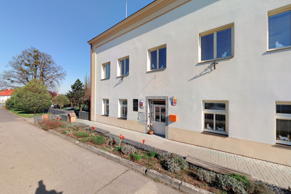 Základní škola Jana Bezděka Martinice foto 2