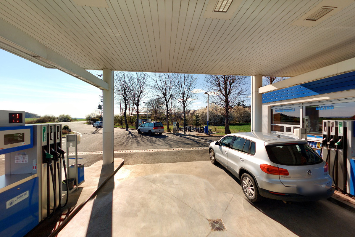 Občerstvení u čerpací stanice Chrášťany foto 4