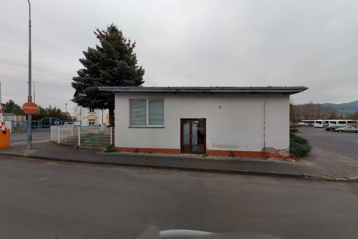 1. Děčínská obchodní společnost, s.r.o.