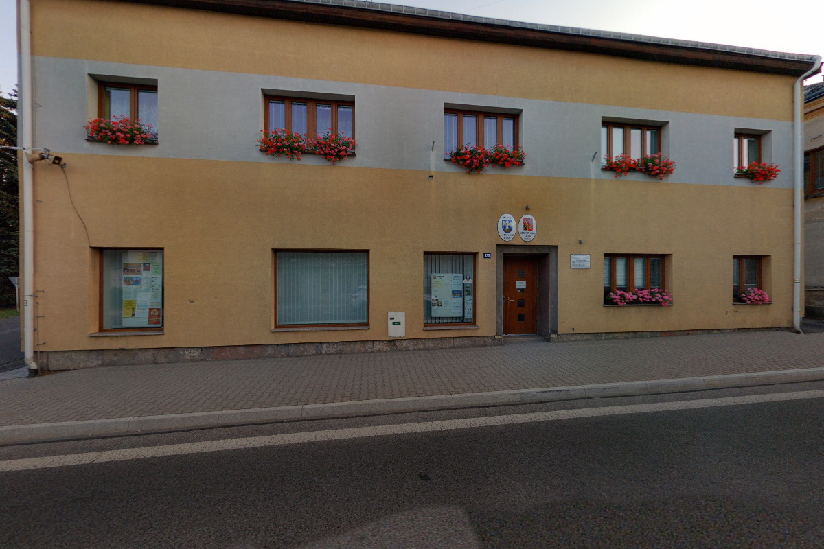 Lučany nad Nisou - městský úřad foto 4