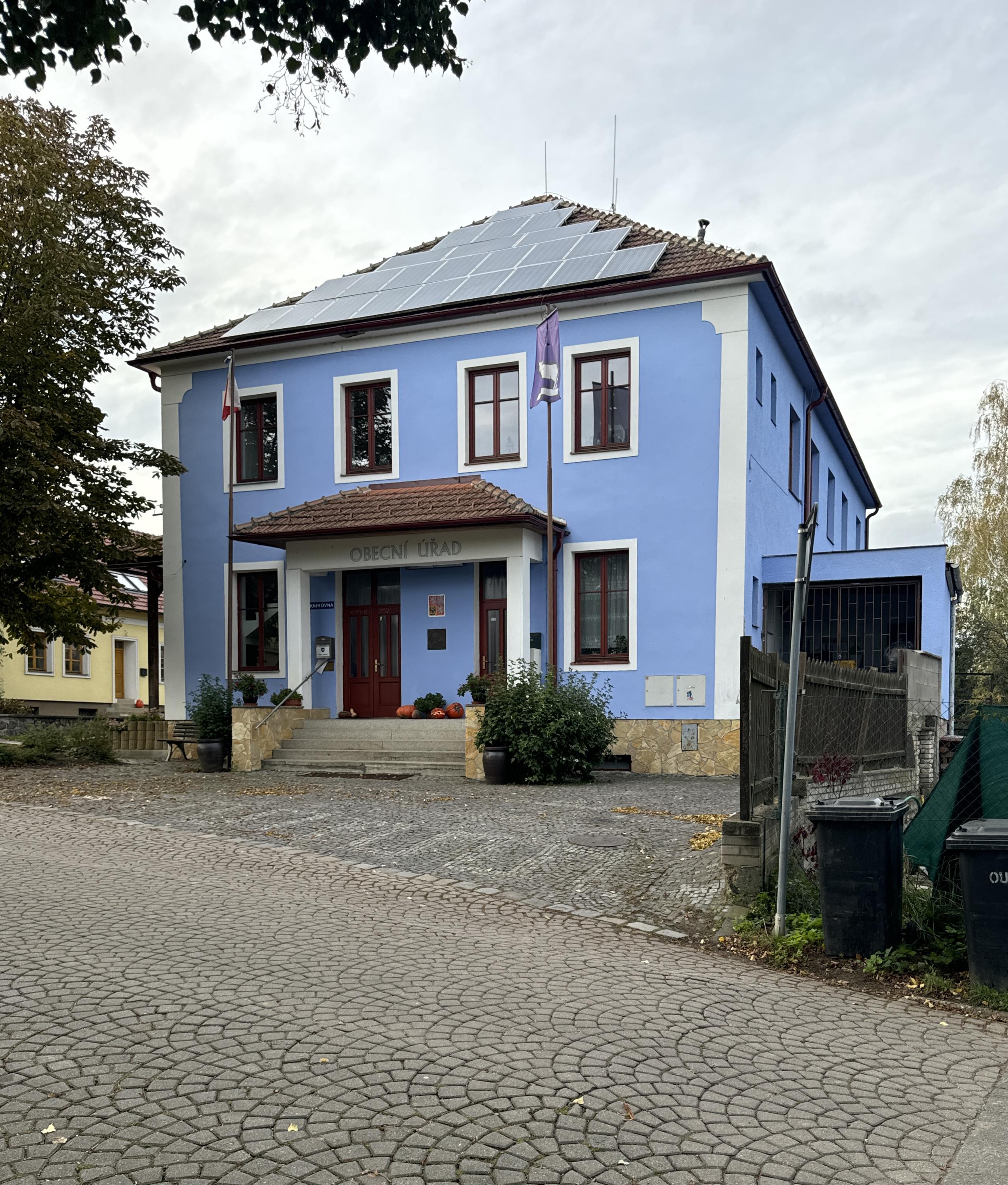 Obecní knihovna v Modré foto 2