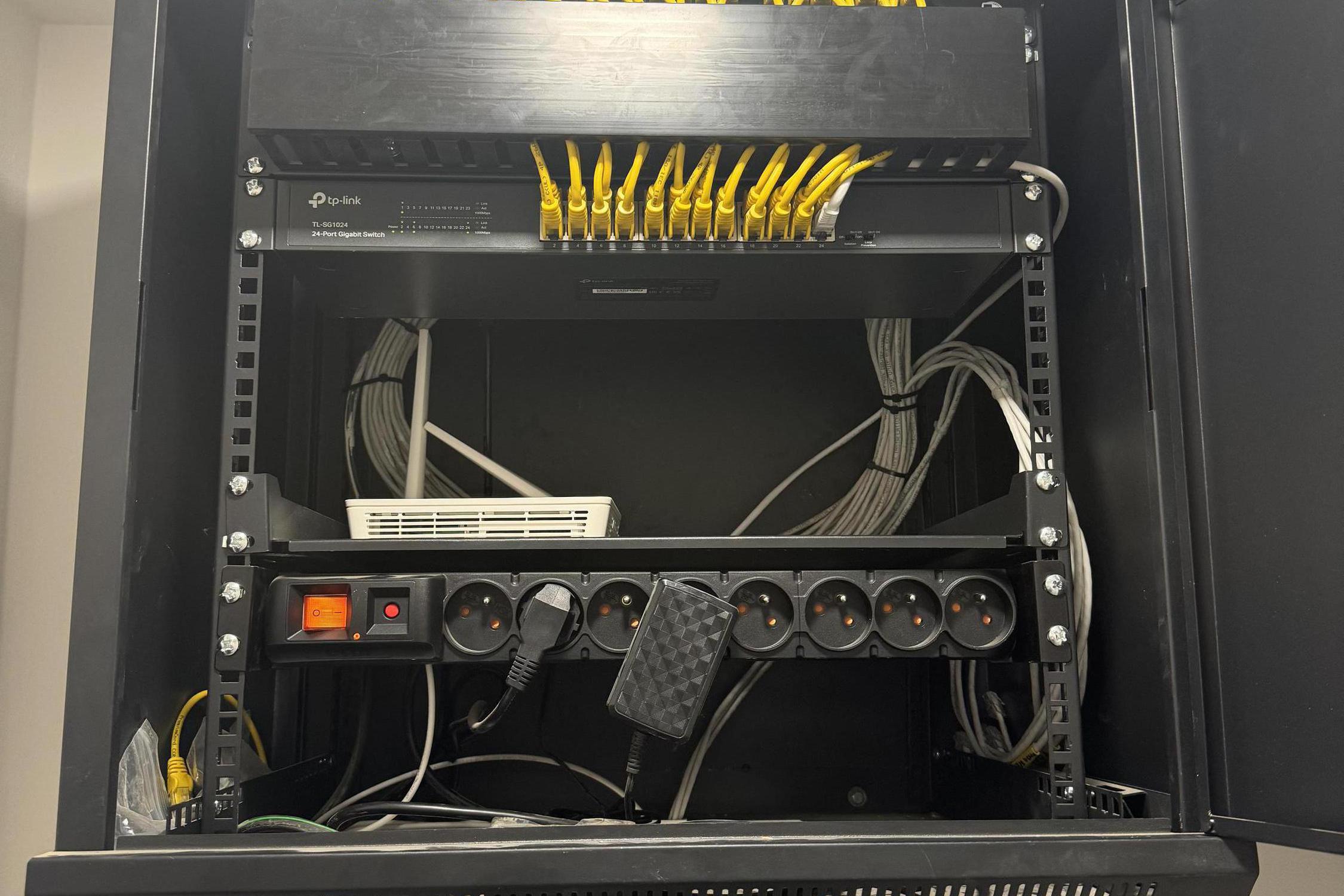 Matěj Nykš - Telekomunikace