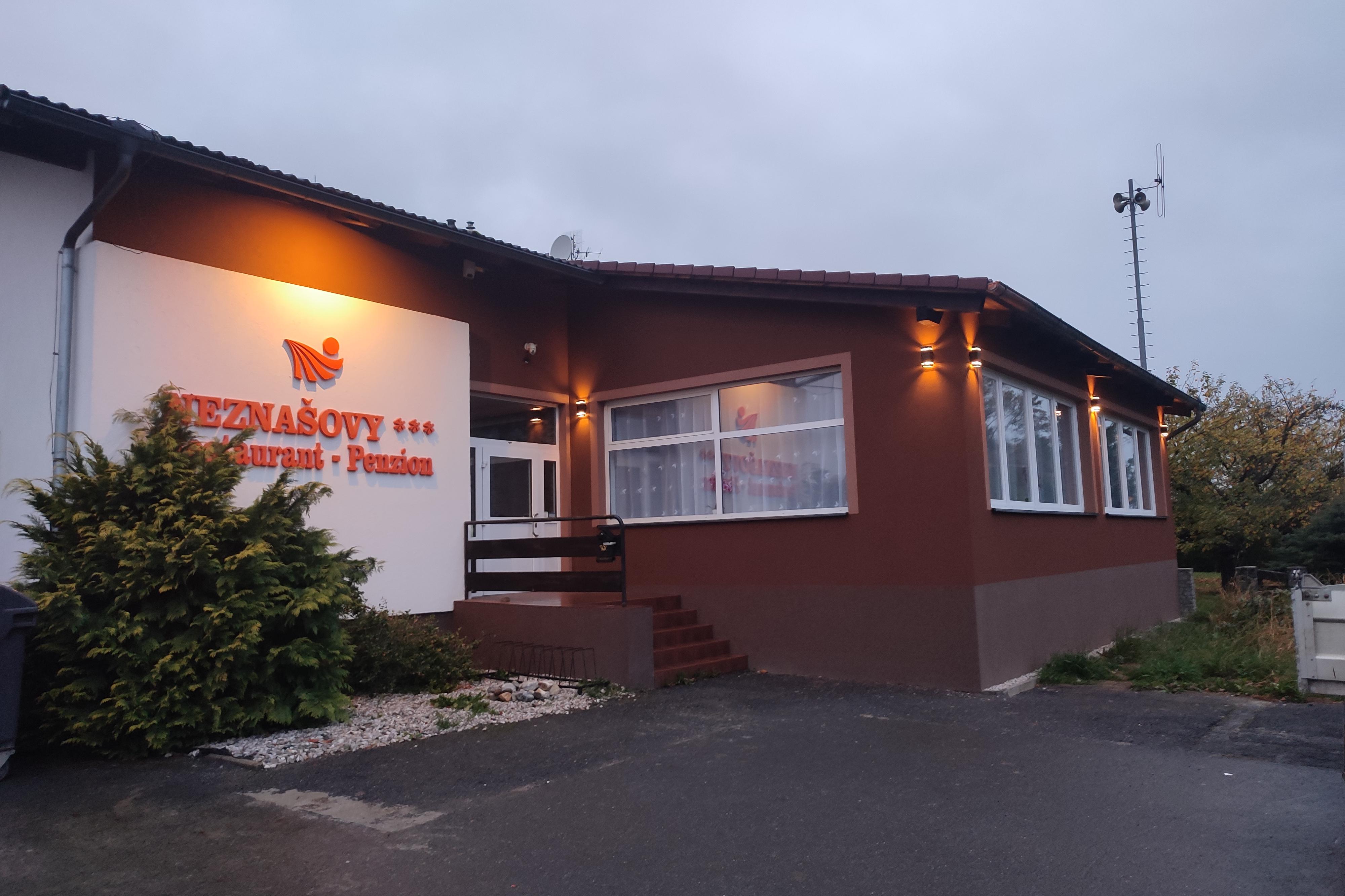 NEZNAŠOVY***  Restaurant - Penzion - Wellness