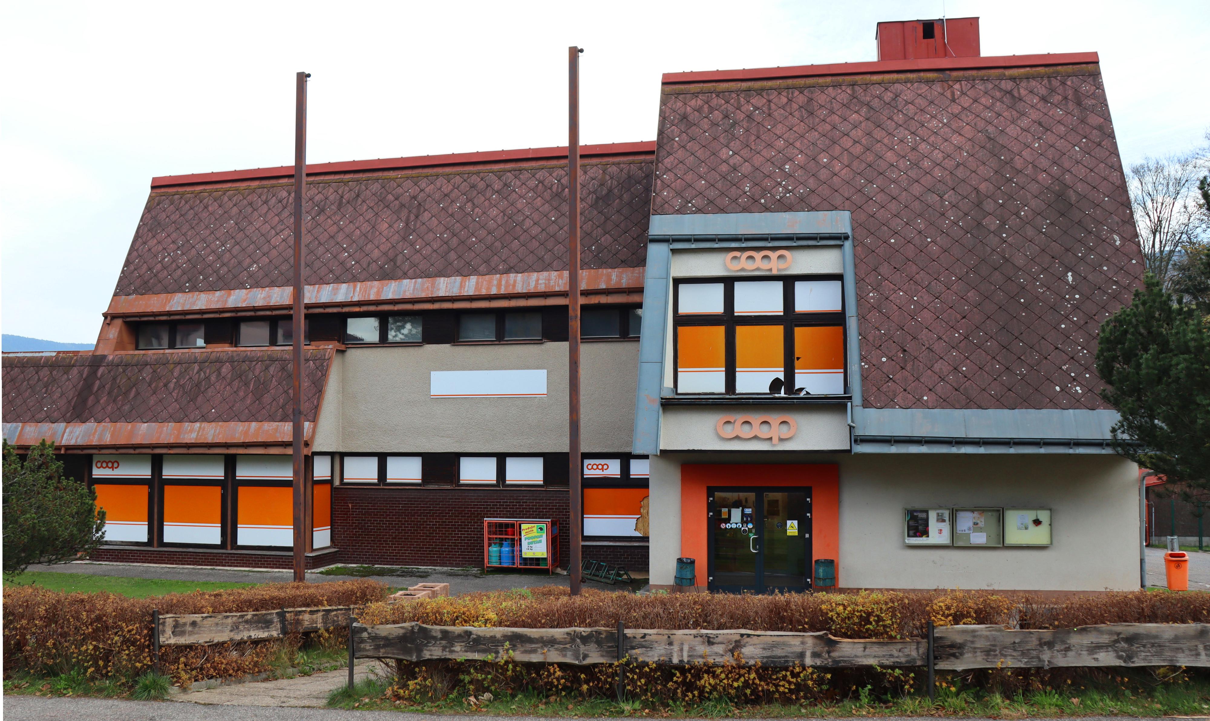 COOP Dvůr Králové n. L., družstvo foto 3