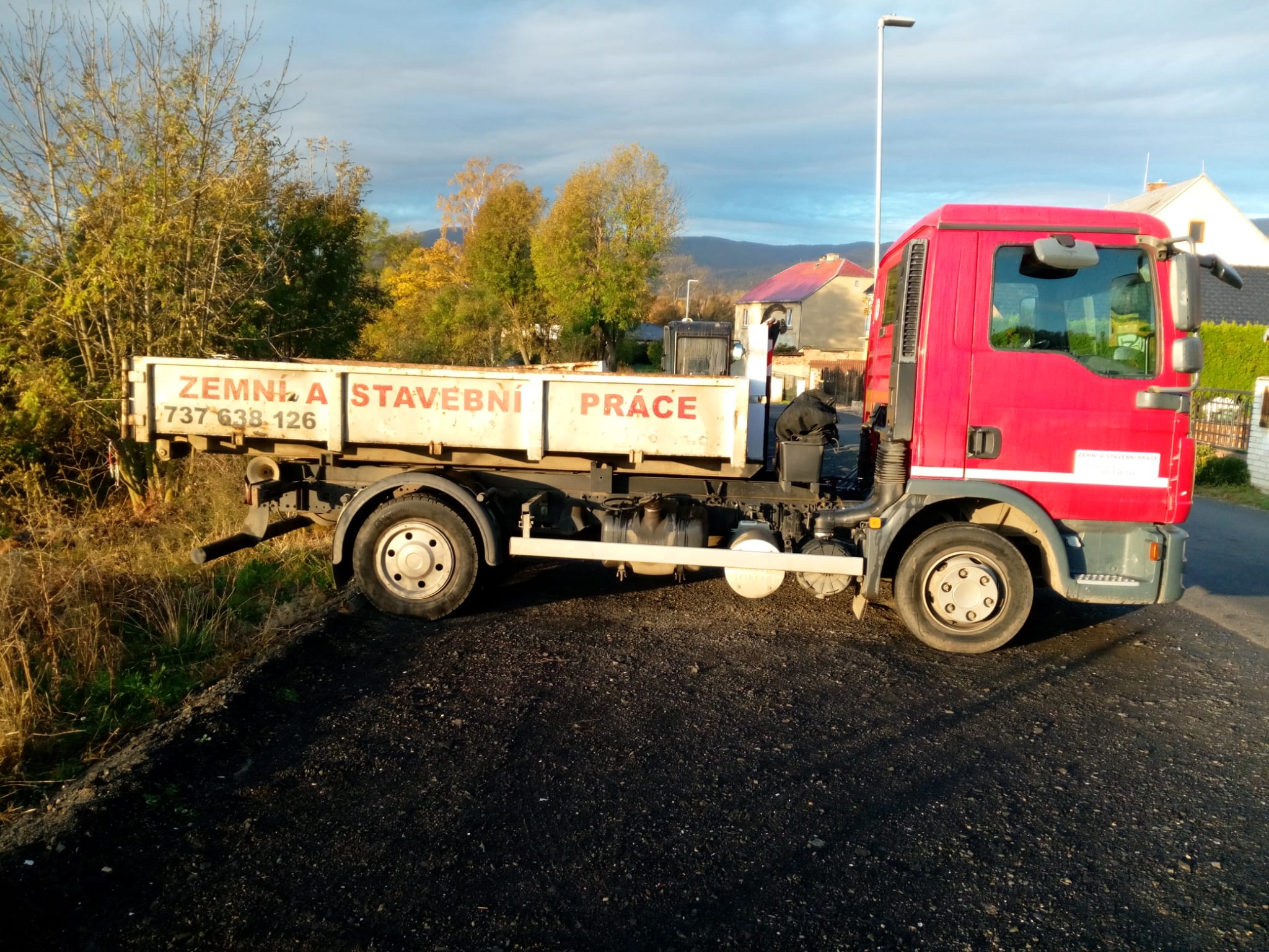 Kontejnery - minibagr František Černý foto 2