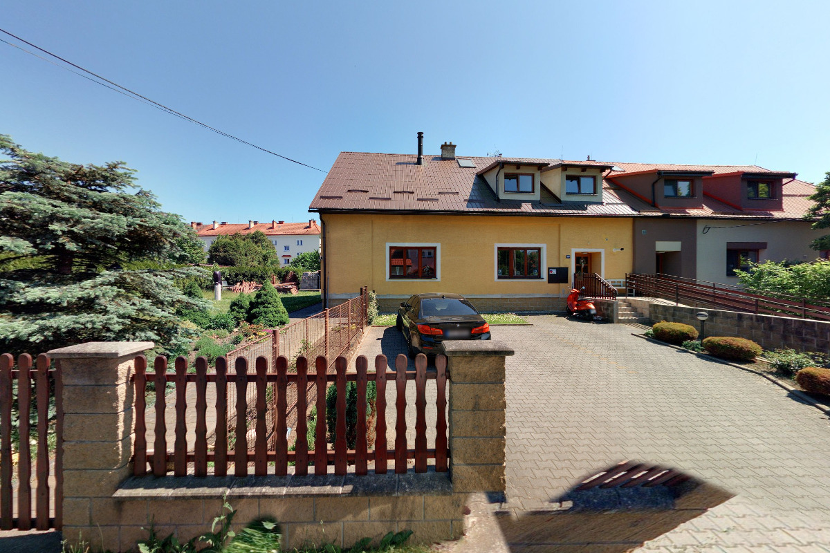 Jana Zejdová - PMU artist foto 1