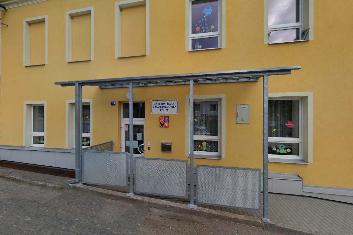 Základní škola a Mateřská škola Police foto 4