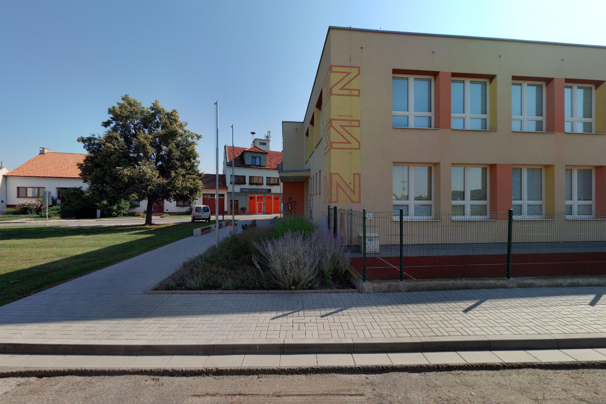 Základní škola Nedakonice, okr. Uherské Hradiště foto 6