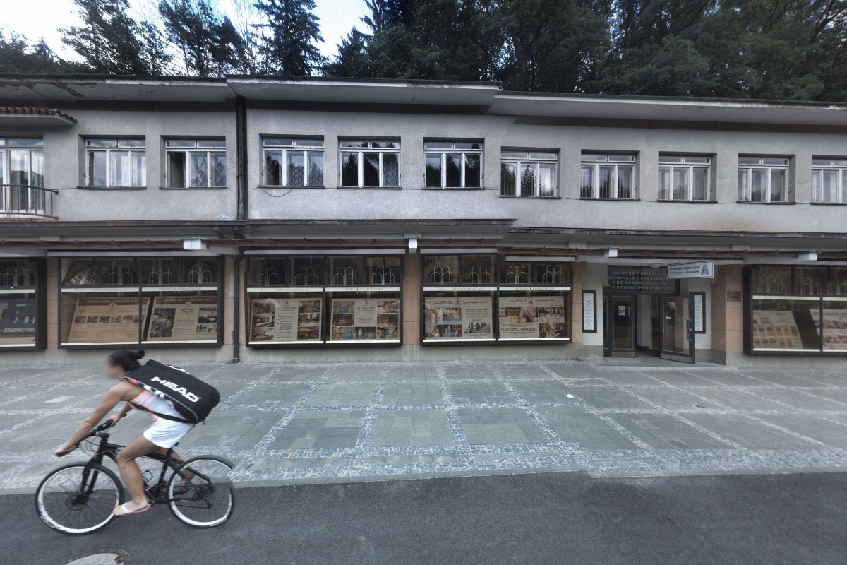 Restaurace a kavárna V Lázních foto 1