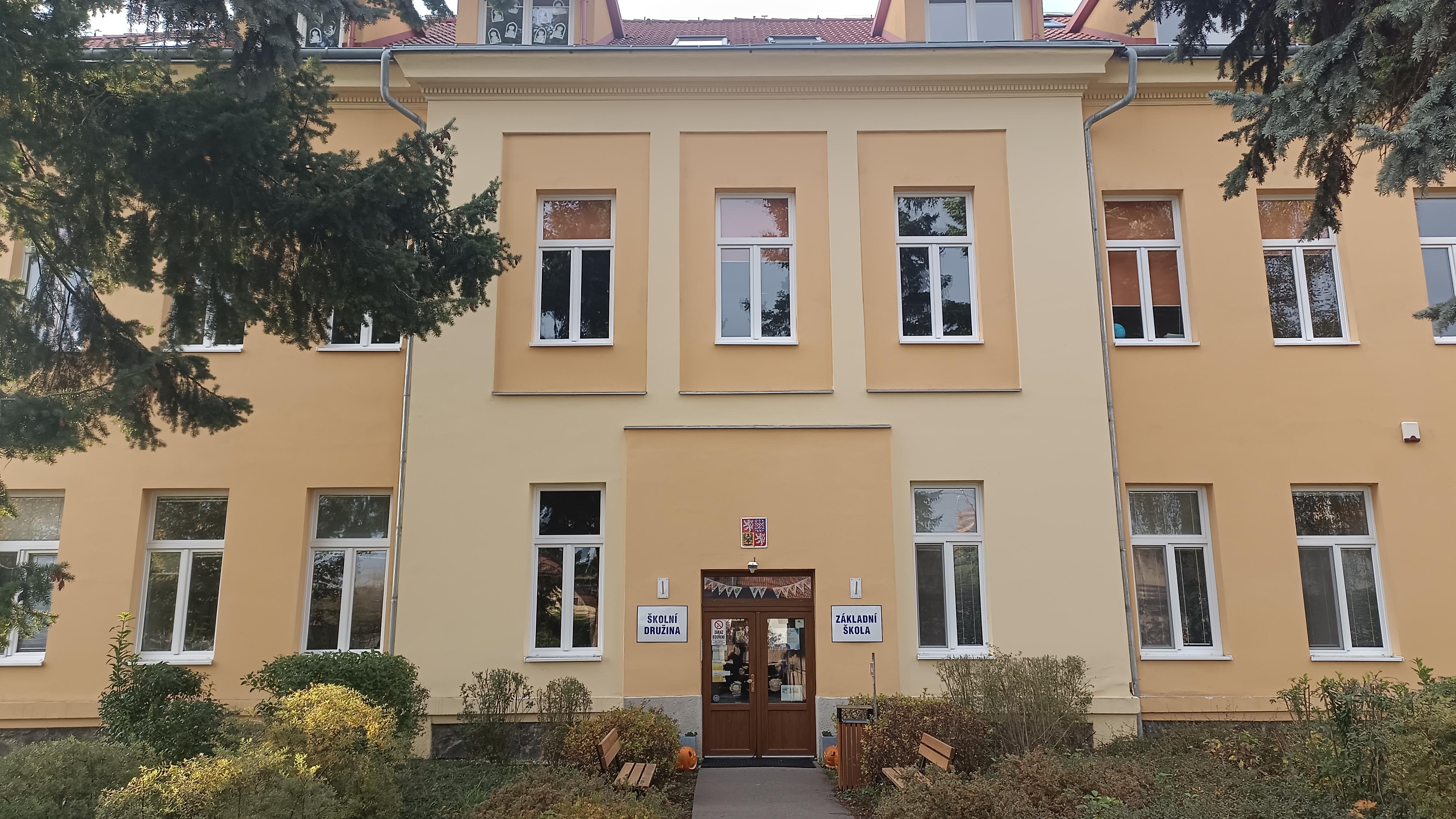 Svazková Základní škola Tursko - Holubice foto 2