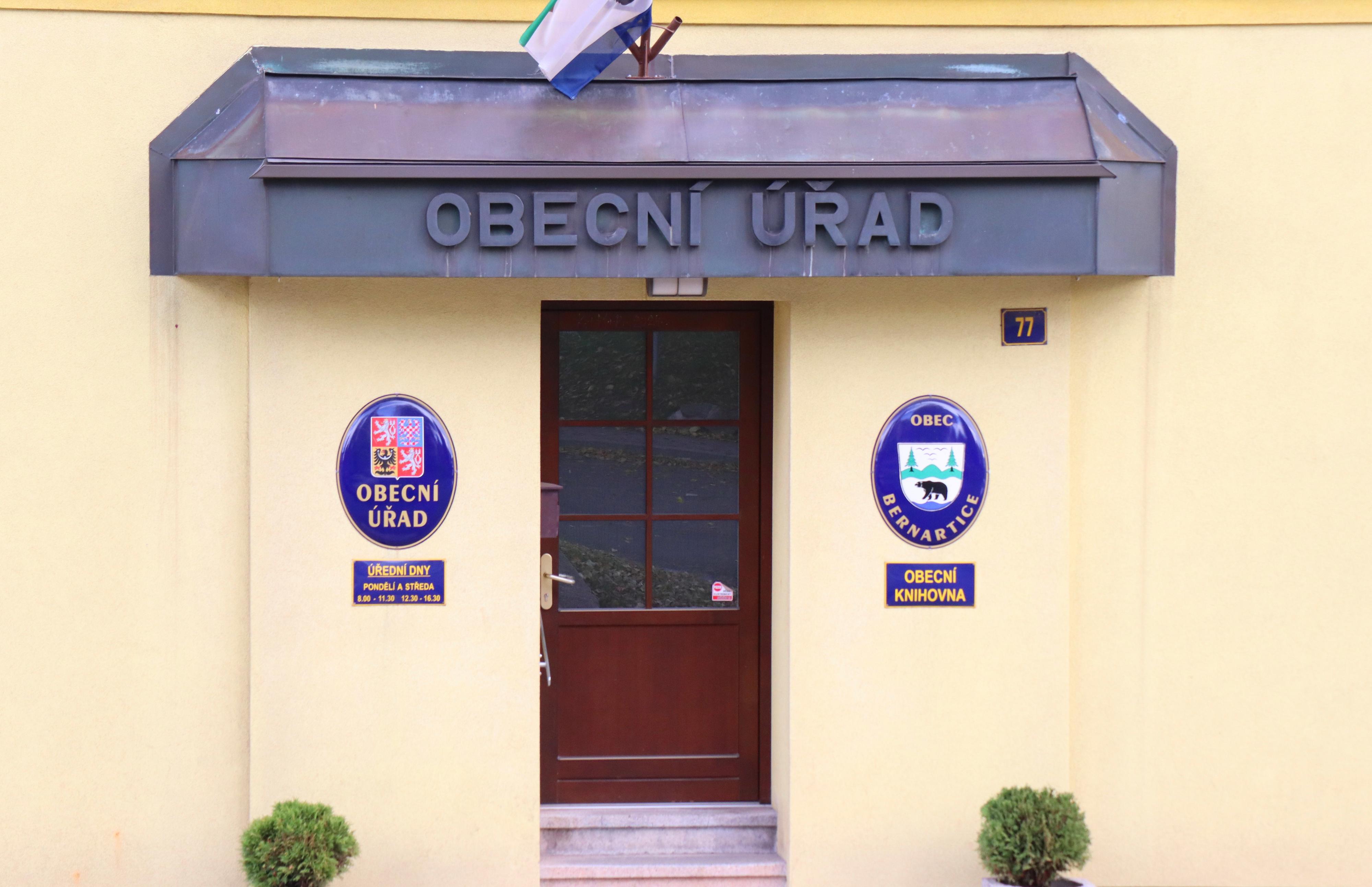 Bernartice - obecní úřad foto 6