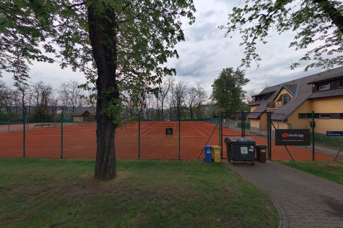 Areál Větruše - tenisové kurty foto 6