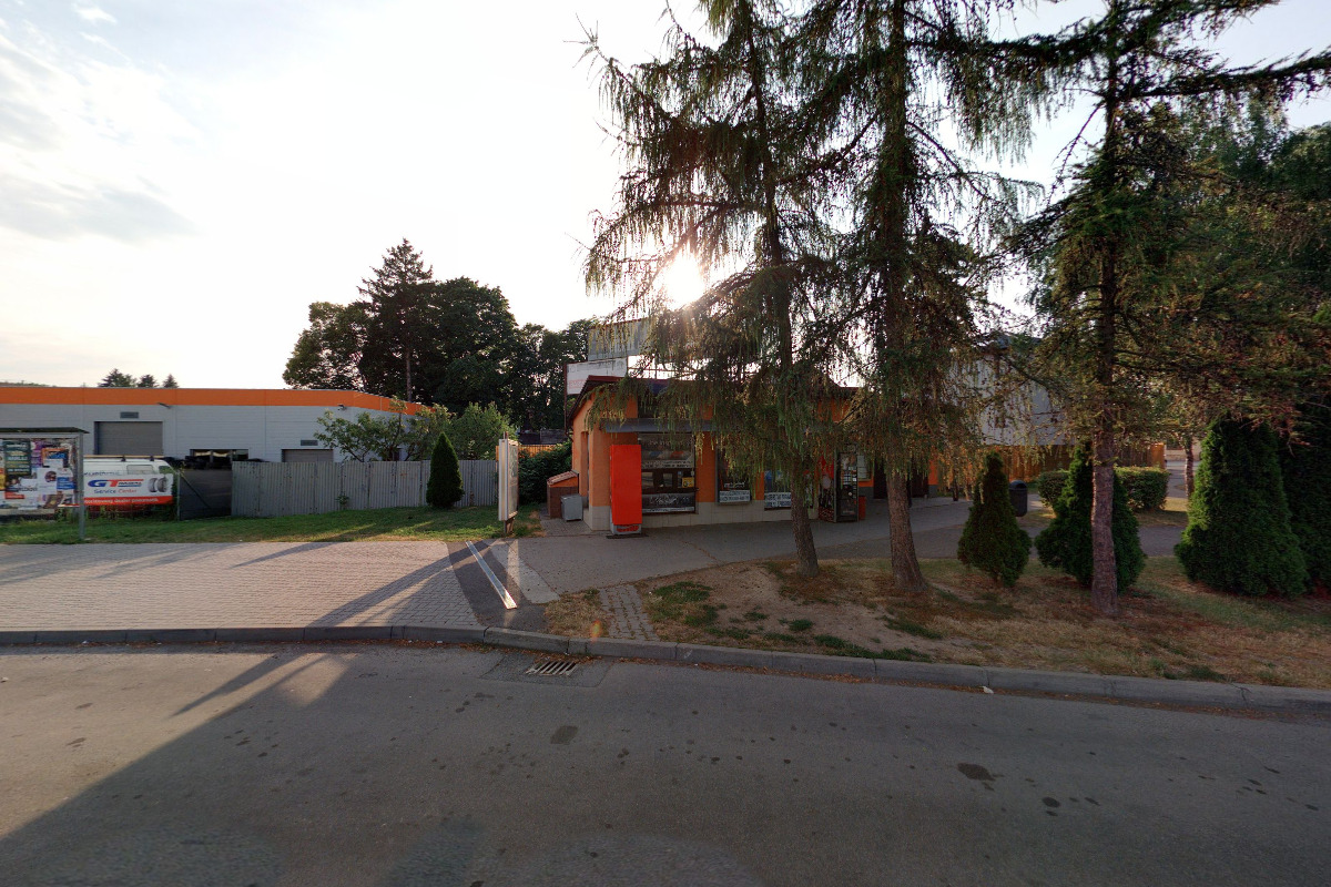 Tabák U kruhového objezdu