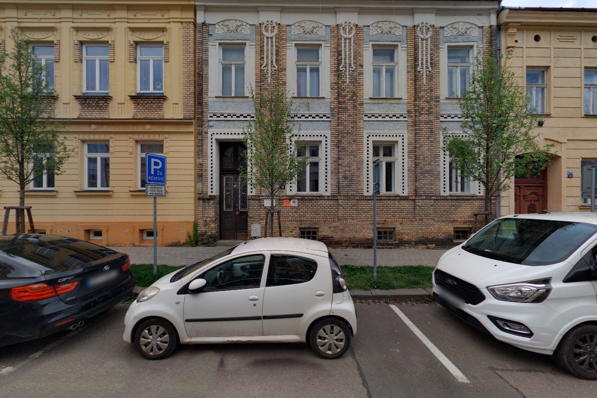 Mgr. Linda Henzélyová